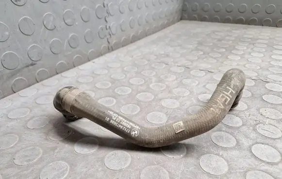 BMW i4 Engine coolant pipe/hose 8475696