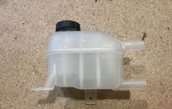 Coolant expansion tank/reservoir