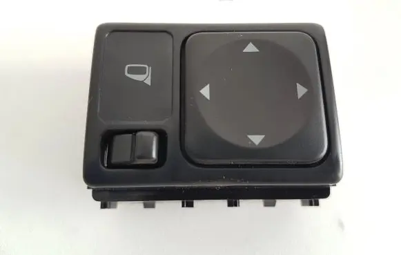 Nissan Note (E11) Wing mirror switch 2Y02K3