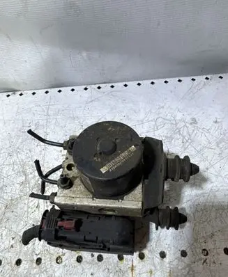Skoda Octavia Mk2 (1Z) ABS Pump 1K0907379P 00009496E5 10097003153