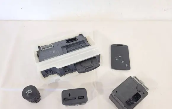 Renault Captur Engine ECU kit and lock set 285905280R A2C30075400 A2C92561908