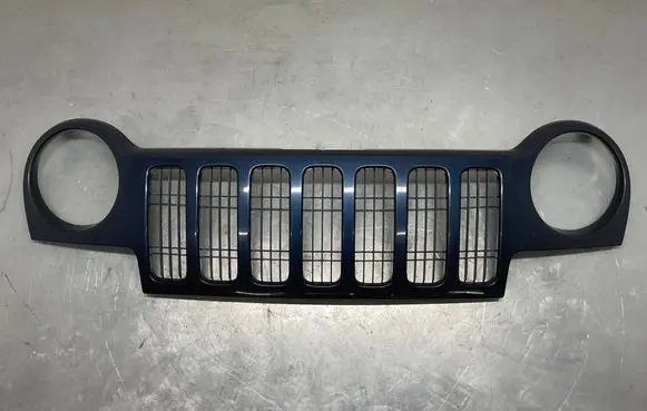 Jeep Cherokee III KJ Front grill 5GF25TRMAD