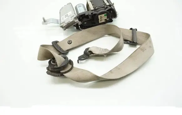 Mercedes-Benz E W212 Front seatbelt 610902000