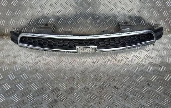 Chevrolet Orlando Front bumper upper radiator grill 96850863