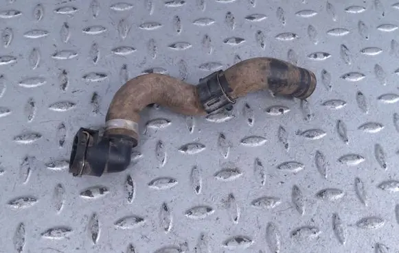 Land Rover Defender Engine coolant pipe/hose QA1024757