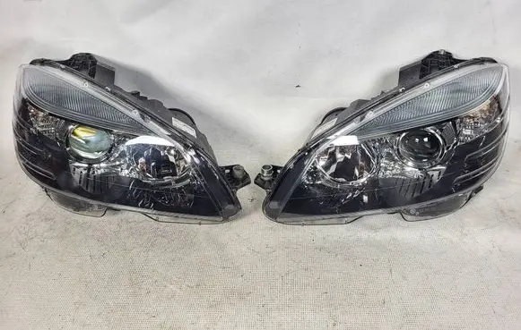 Mercedes-Benz CLC CL203 Headlight/headlamp A2039060700 A2039060800