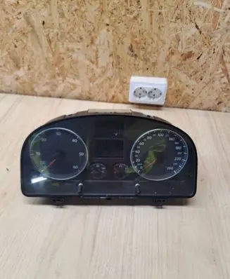 Volkswagen Touran I Speedometer (instrument cluster) V0020000 VWZ7Z0D0710602 1T0920861A