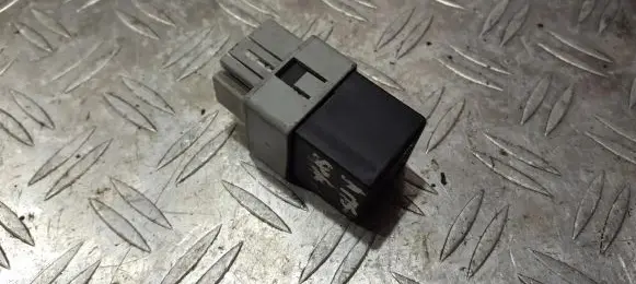 Volvo S40, V40 Other relay mb953394 72hm100