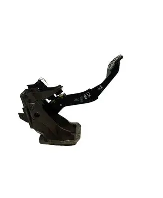 Nissan X-Trail T30 Brake pedal 