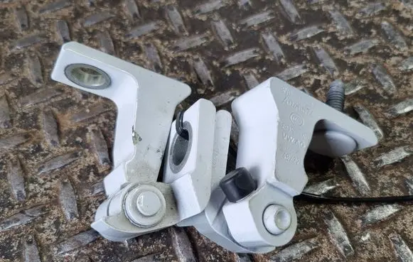 Audi Q3 F3 Rear door hinge set 8V0833403E 8V0833403C