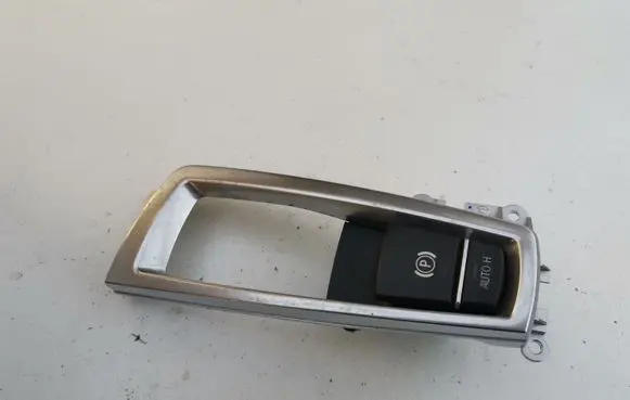 BMW 5 F10 F11 Hand parking brake switch 6822518