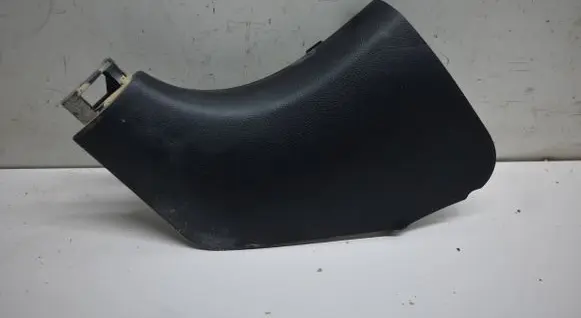 Foot area side trim