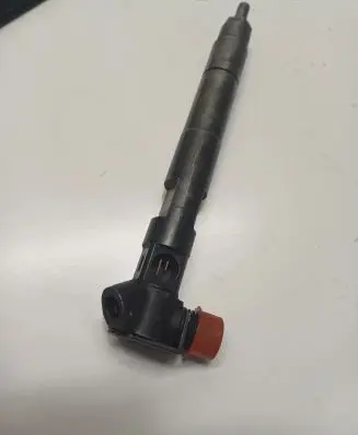 Mercedes-Benz E W212 Fuel injector A6510704987
