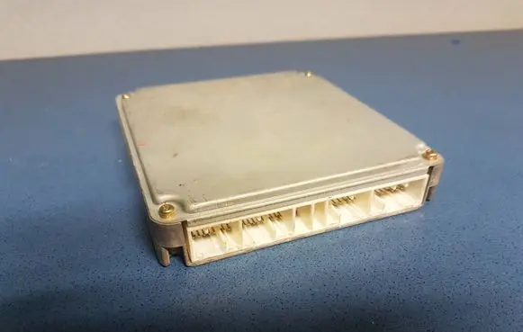 Nissan X-Trail T30 Engine control unit/module 237108H803 5800118 2758001187