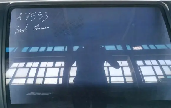 Seat Alhambra (Mk1) Rear door window glass