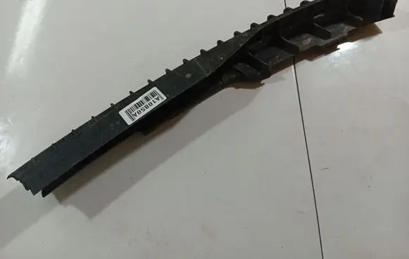 Front bumper mounting bracket