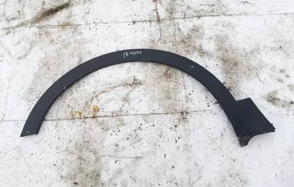 Suzuki SX4 S-Cross Front arch trim 
