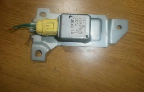 Mazda 626 Airbag deployment crash/impact sensor gg3e57kc0b