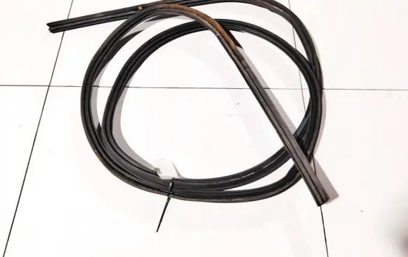Nissan Pathfinder R51 Rubber seal rear door 