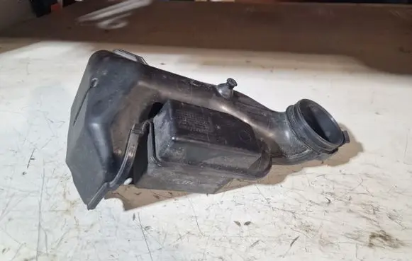 Mazda CX-7 Air intake hose/pipe L33DK3804