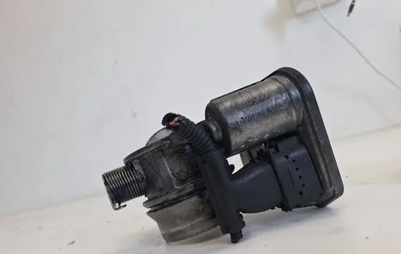 BMW 5 E60 E61 Engine shut-off valve 