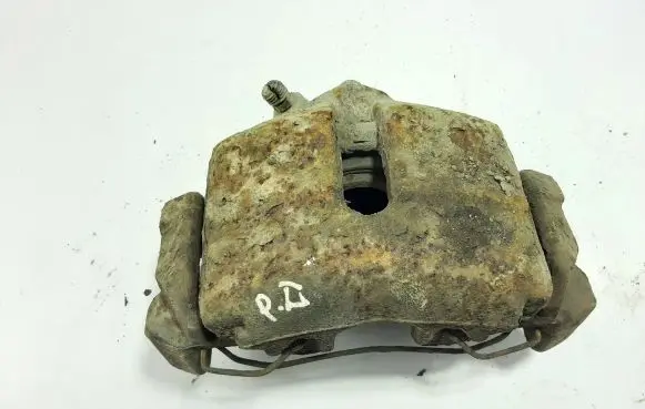 Volkswagen Touran I Front brake caliper