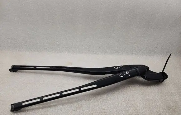 Audi A6 Allroad C5 Front wiper blade arm 4B1955407D 4B1955408D