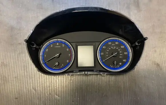 Speedometer (instrument cluster)