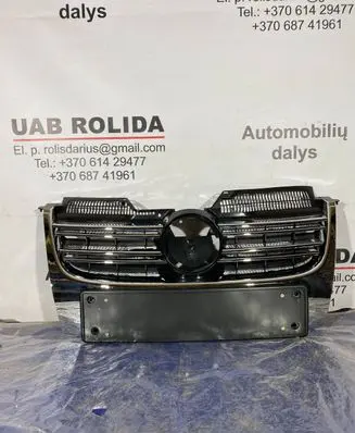Volkswagen Jetta V Front bumper upper radiator grill