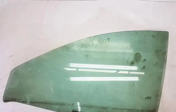 Nissan Almera Tino Front door window glass four-door