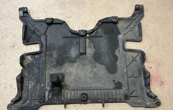 Mercedes-Benz E W214 Engine splash shield/under tray A2065203000