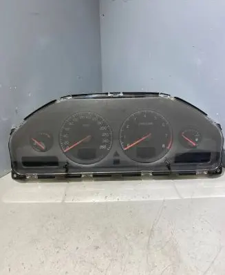 Volvo V70 Speedometer (instrument cluster) 9499668 9459821 69294570T