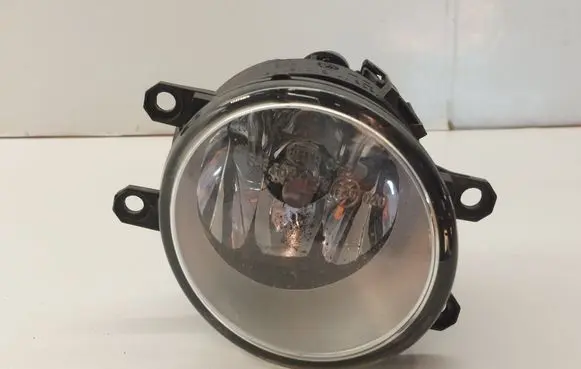 Toyota Verso Front fog light 812110F020 27151402