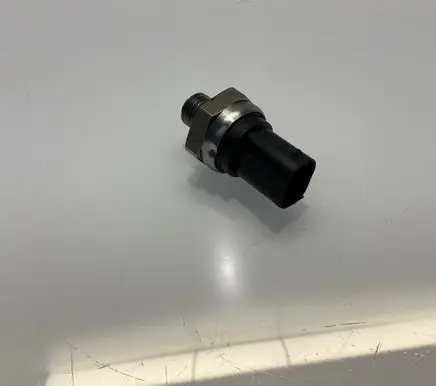 Mercedes-Benz E W211 Exhaust gas pressure sensor A0061536028 08T177 0061536028