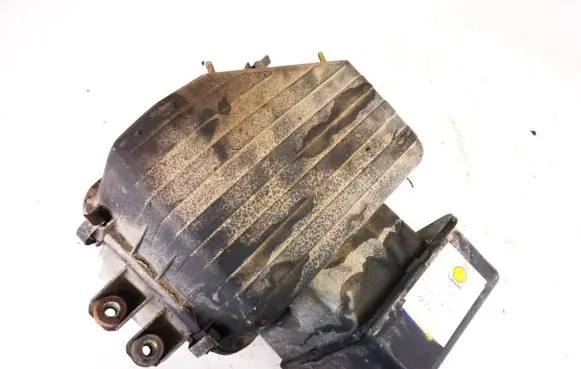 Mitsubishi Galant Air filter box
