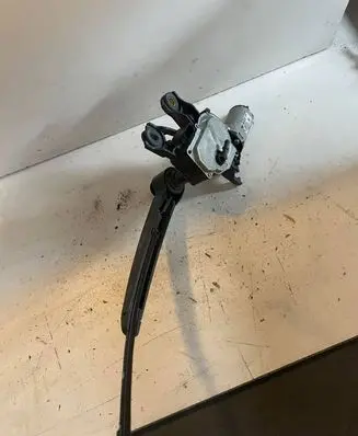 Volkswagen PASSAT B6 Rear window wiper motor 53027612
