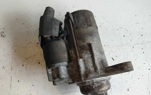 Volkswagen Golf V Starter motor 02Z911023H TS18E1
