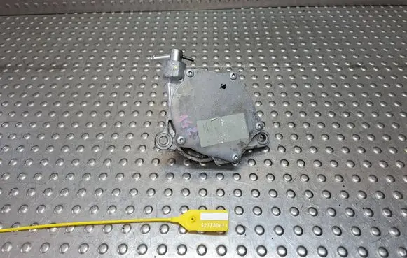 Toyota Yaris Vacuum pump S27730871