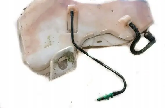 Dodge Durango Windshield washer fluid reservoir/tank