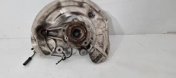 BMW M4 F82 F83 Front wheel hub 2284002 228474401 2284235