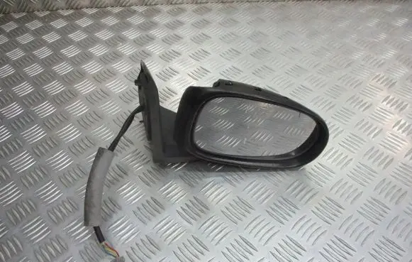 Nissan Almera Tino Front door electric wing mirror 