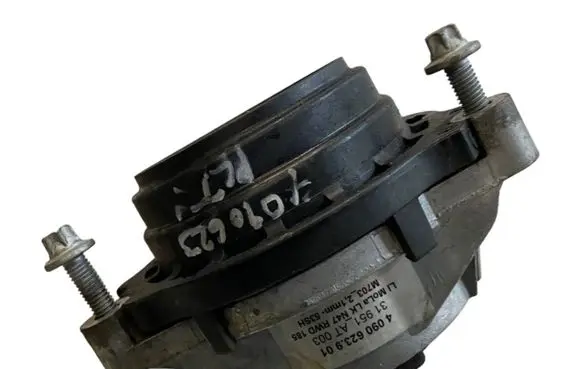 BMW 3 GT F34 Engine mount bracket 6787657