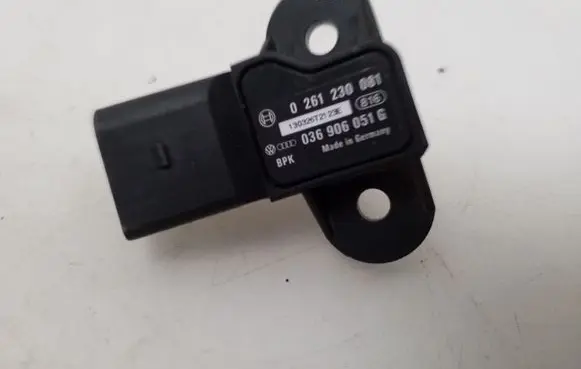Audi A8 S8 D3 4E Exhaust pressure sensor 0261230081