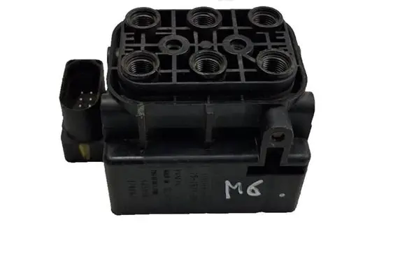 Maserati Levante Air suspension compressor/pump 15150000833
