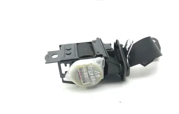 Toyota Avensis T250 Middle seatbelt (rear) 7335005042