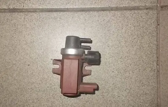 Citroen C4 I Picasso Turbo solenoid valve 9650098380