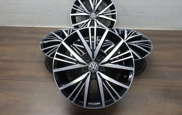 Volkswagen Polo VI R17 alloy rim 6C0601025L