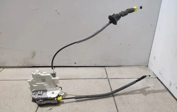 Audi A4 S4 B9 8W Rear door lock 8X0839016E
