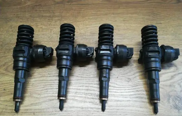 Seat Altea Fuel injectors set 038130073