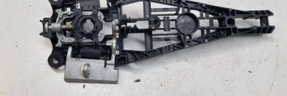 Opel Mokka Front door exterior handle/bracket 13505889